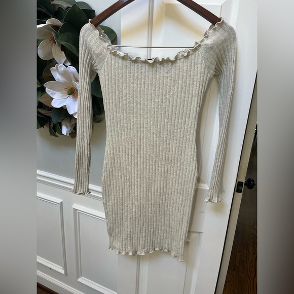 Fashion Nova Scalloped Cream Dress - Picture 4 of 10